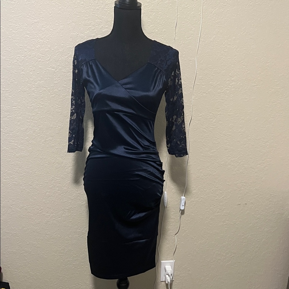 Elegant Navy Lace Sleeve Dress